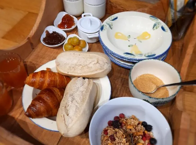 La Rose Et L'abeille Hotel